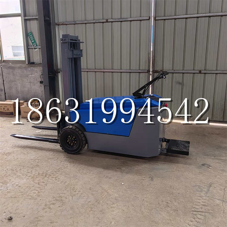 城子河区全电动叉车插腿式堆高车液压装卸车1.5吨升高小型站驾式铲车